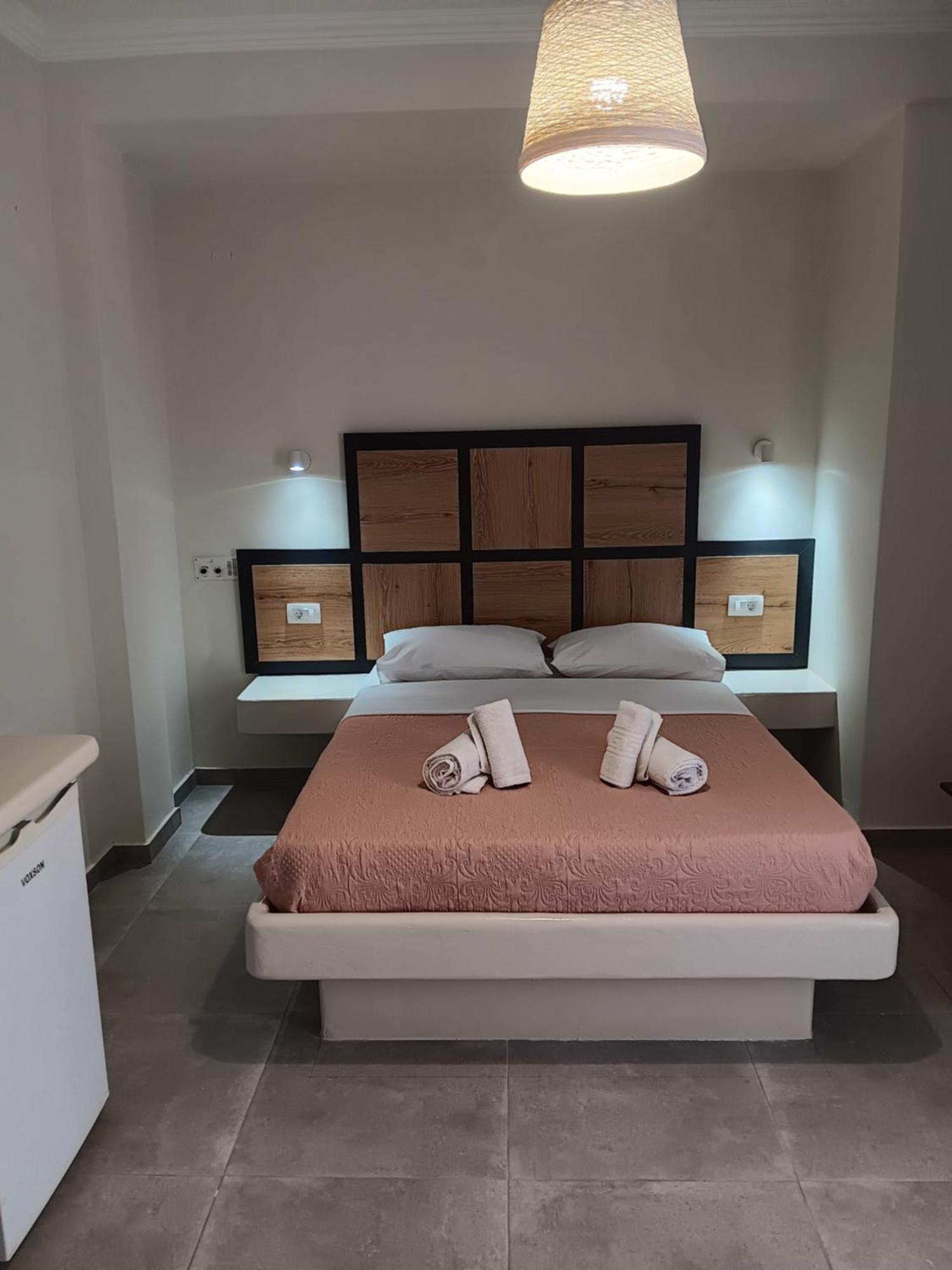 Petra Nera Hotell Períssa Eksteriør bilde